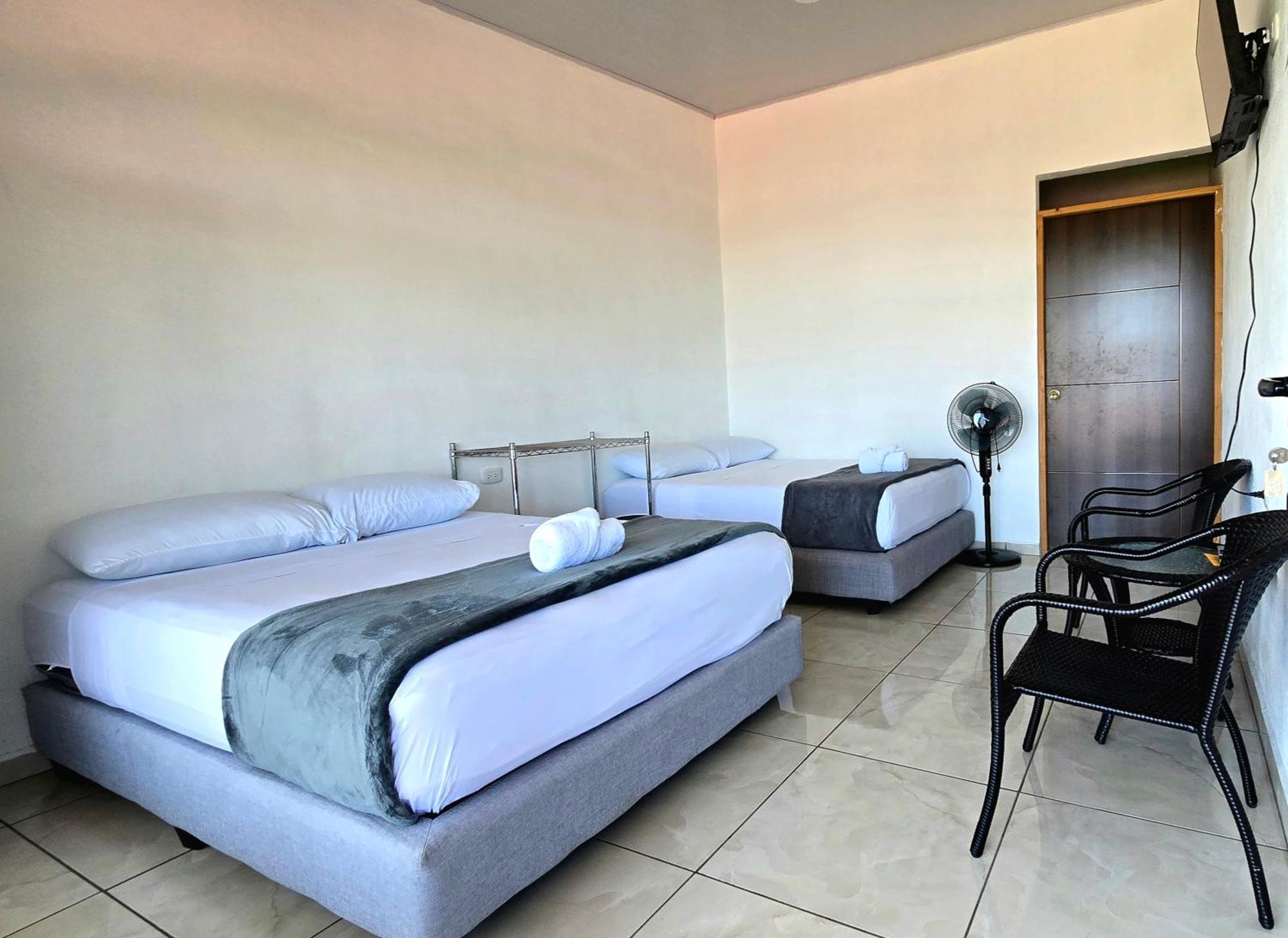 Hotel Cattleya Family à Monteverde Extérieur photo